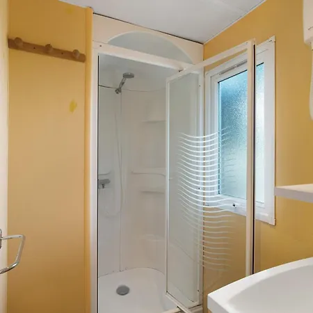 A L'oree Des Bois بيت للعطل